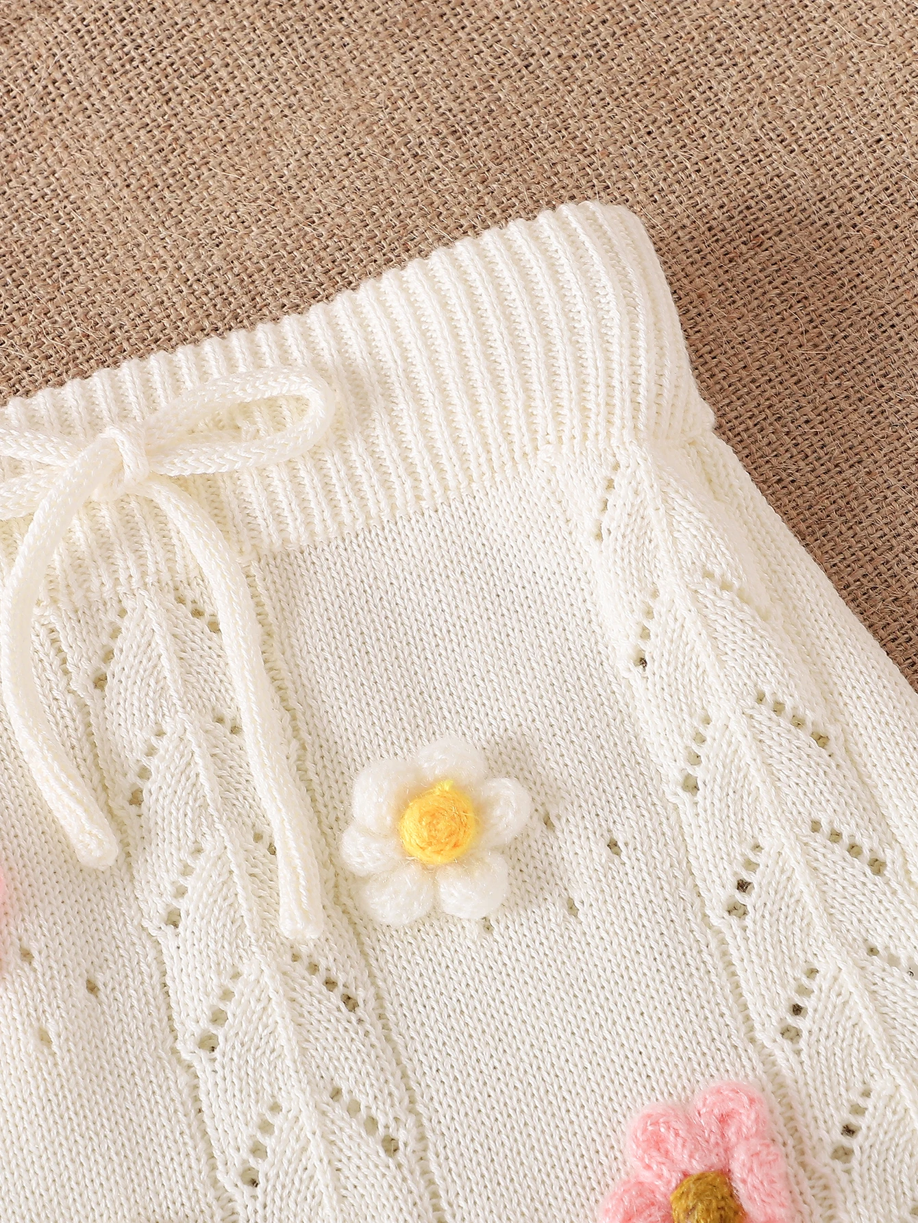 Autumn/Winter 0-3 Year Old Newborn Baby Strap Hollow Embroidered Comfortable And Breathable Sweater Set