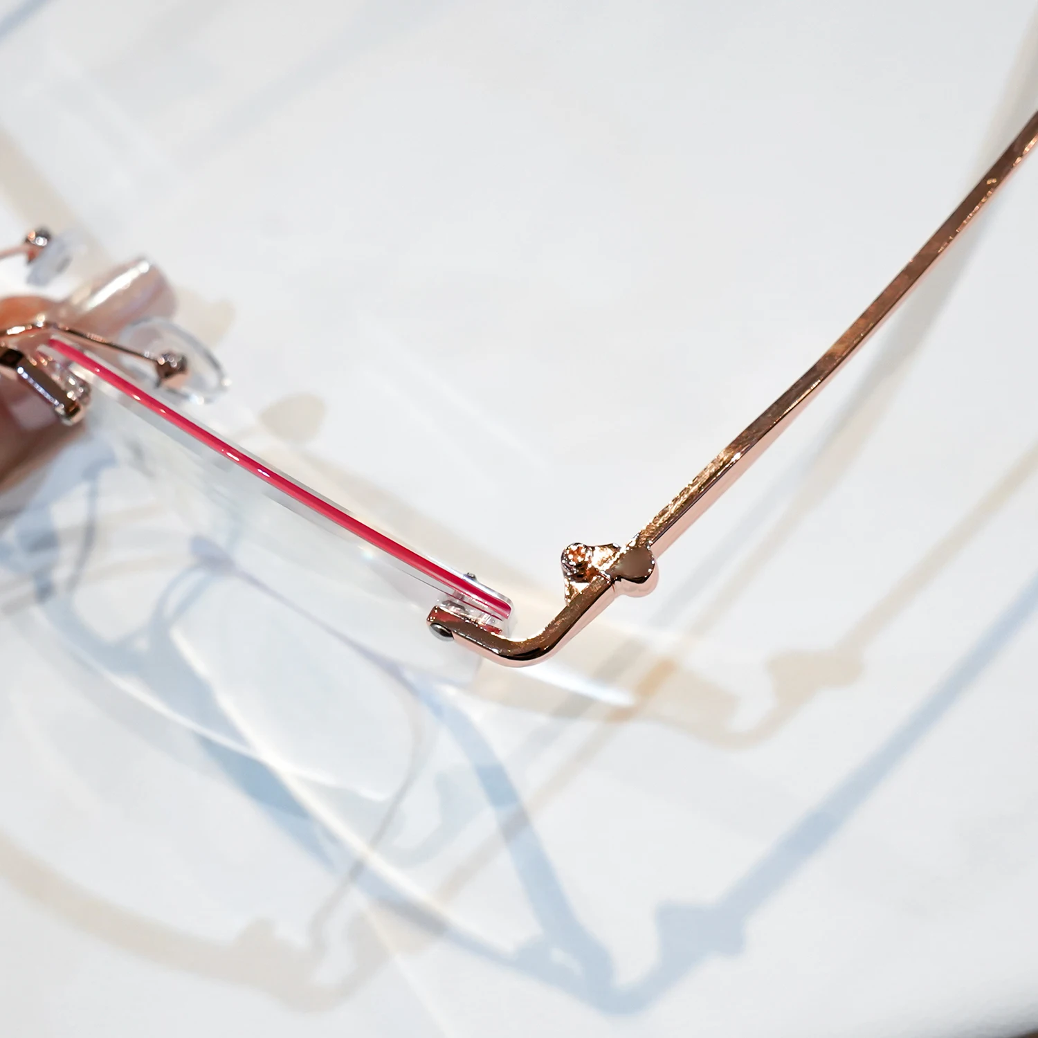 نظارات قراءة عصرية بدون إطار، نظارات طويلة ضيقة بحافة مقطوعة لامعة فاخرة مع قارئ الكمبيوتر