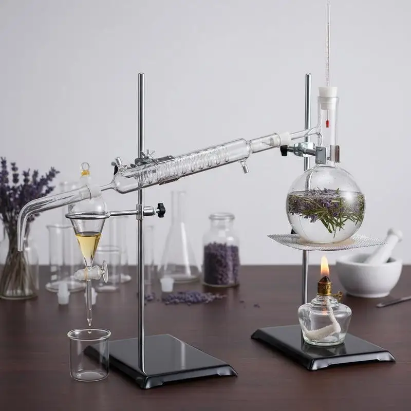 Kit de distillation d'huiles essentielles, appareil de distillation de 500 ml, kit de distillation de laboratoire en verre borosilicate 3.3 avec lampe à alcool, maille céramique et raccord 24/40, ensemble de 28 pièces