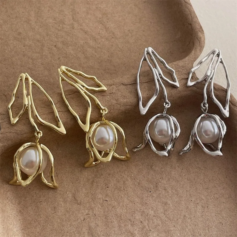 

Exaggerated Simulated Pearl Hollow Out Metal Rose Flower Tassel Long Drop Earrings for Women Gold Silver Plated Alloy