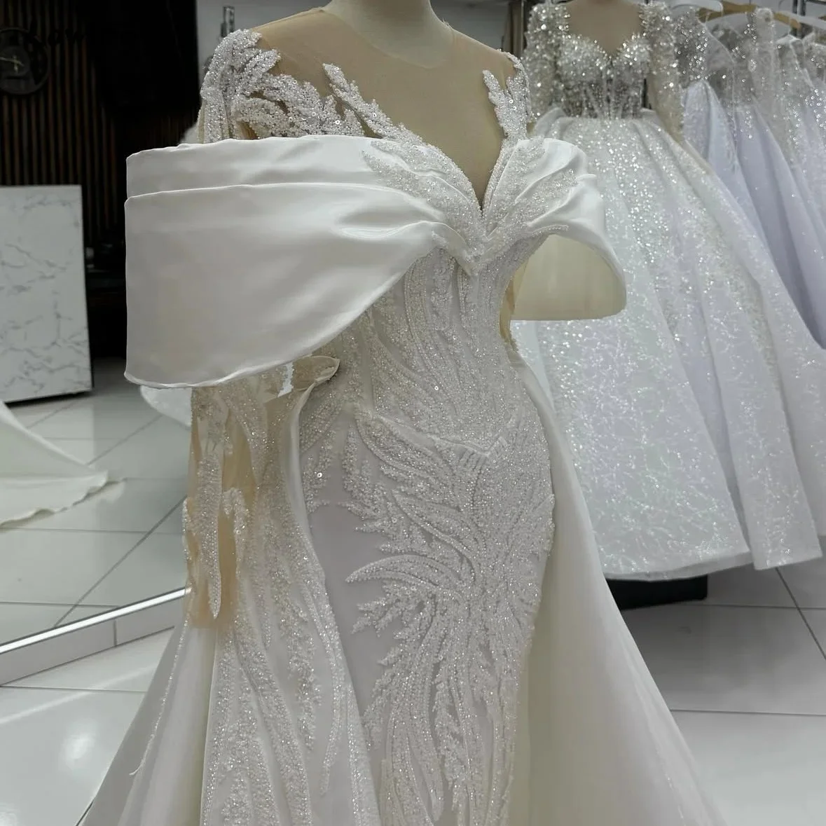 Customized Off the Shoulder  Heavy Beads Sequins Wedding Dress with Removable Skirt  Vestido De Noiva  Long Sleeves Bridal Gown