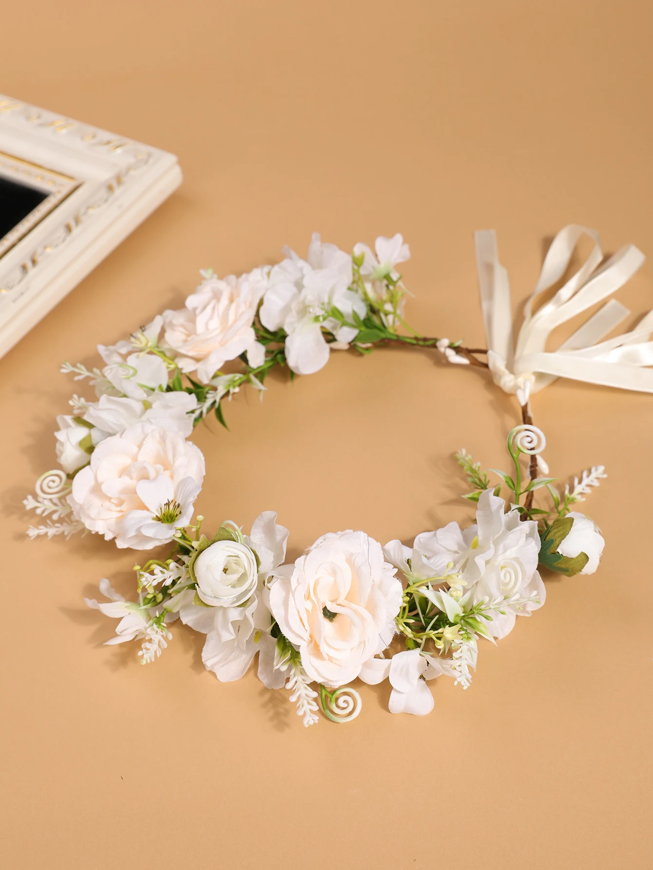Simulierte Rosenblüten-Girlande als Kopfschmuck - Bohemian-Style Verstellbares Band-Haarband - Geeignet für Brautjungfern, Hochzeiten, Porträts – Detail 5