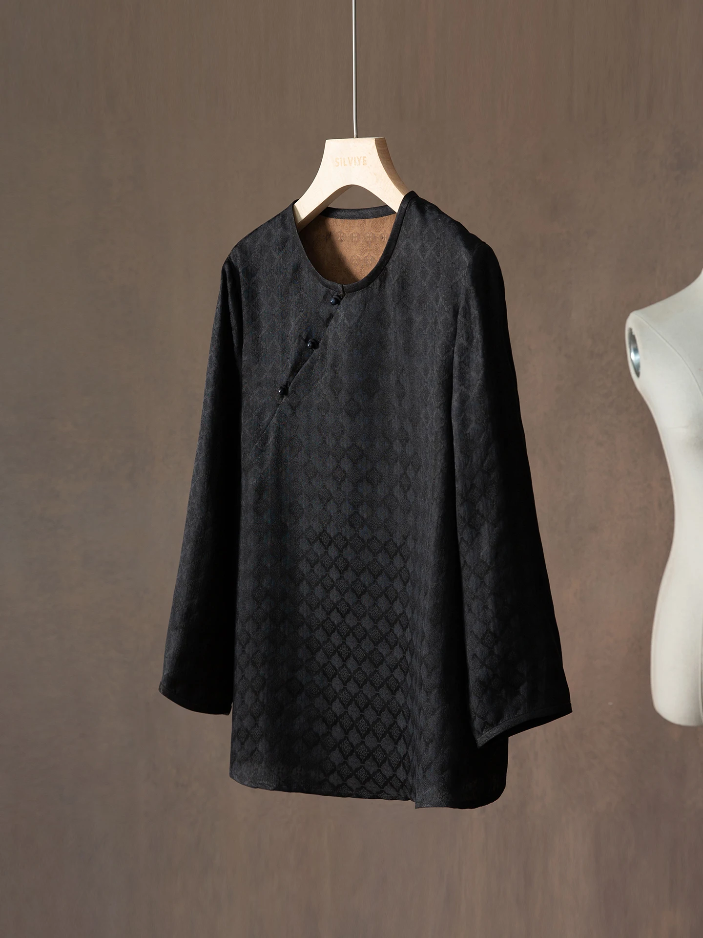 

Silk Embroidered Cloud Cloth Women's Loose Top Chinese Sle Long Sve round Ne Traditional Commute Straight Cut Spring F...