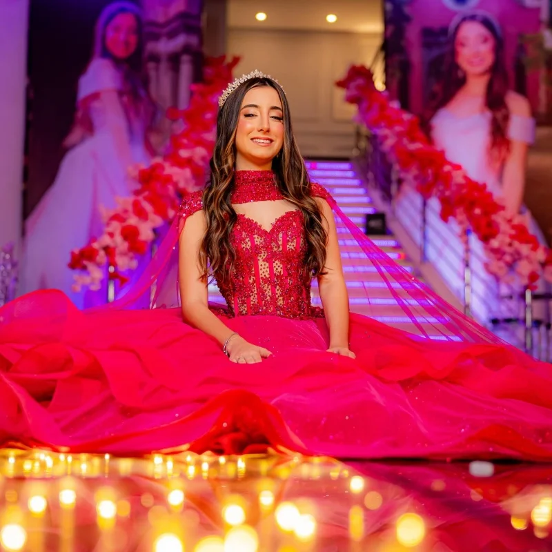 Brilhante rosa rosa quinceanera vestido fora do ombro renda camadas decalque cauda longa vestidos de 15 quinceanera ﻿ Personalizar