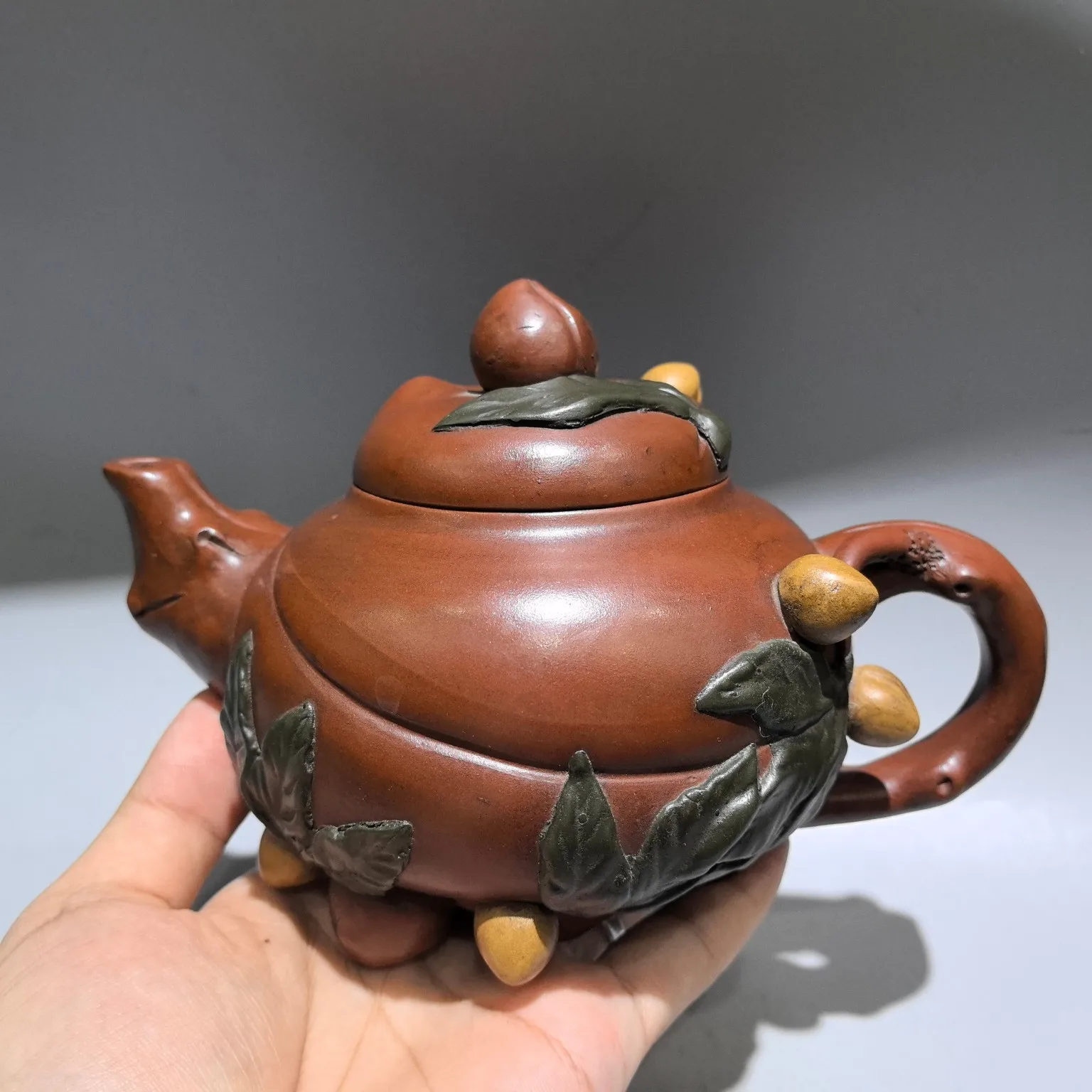 

7"Chinese Yixing Purple Clay Teapot Longevity peach texture Kettle Peach Vine Teapot Flagon Gather fortune Office Ornaments