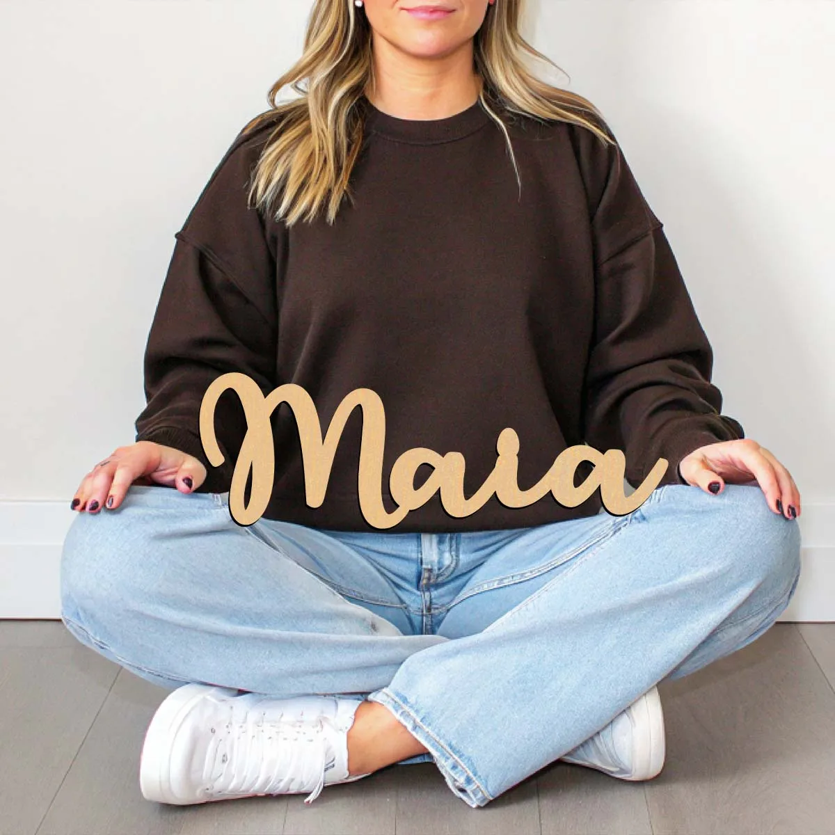 1pc Cartoon Maia esempio Nome personalizzato Decorazione in legno Materiale in legno Cartello tagliato al laser Legno non finito per dipingere o scintillante