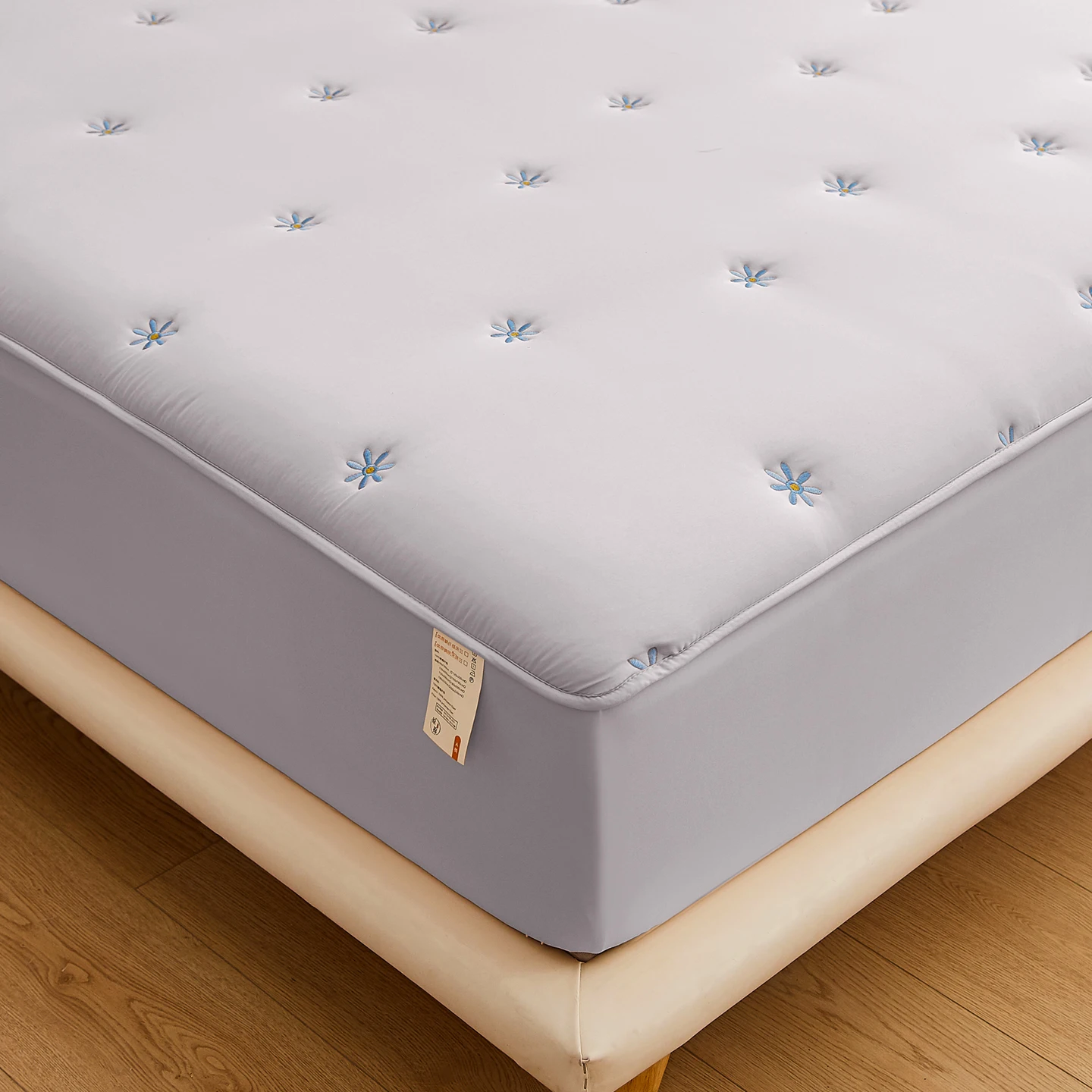 Quilted Daisy‑Embroidered Top Cotton Mattress Cover, Soft Padded Deep Pocket Mattress Protector, Breathable Anti‑Slip Bed Topper