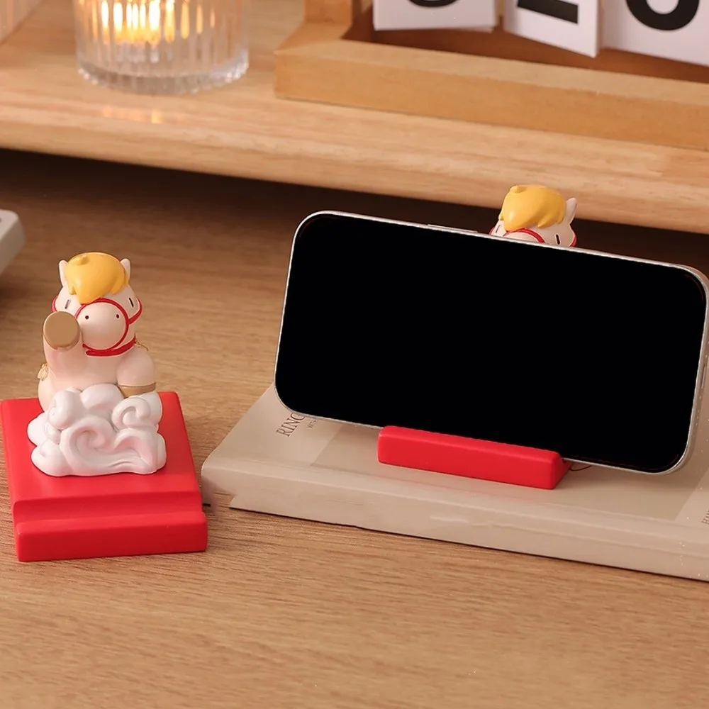 التميمة زودياك الحصان حامل هاتف زخرفة النمط الصيني مهرجان ديكور 2026 الحصان الحلي حامل الحيوان تمثال الكرتون #5