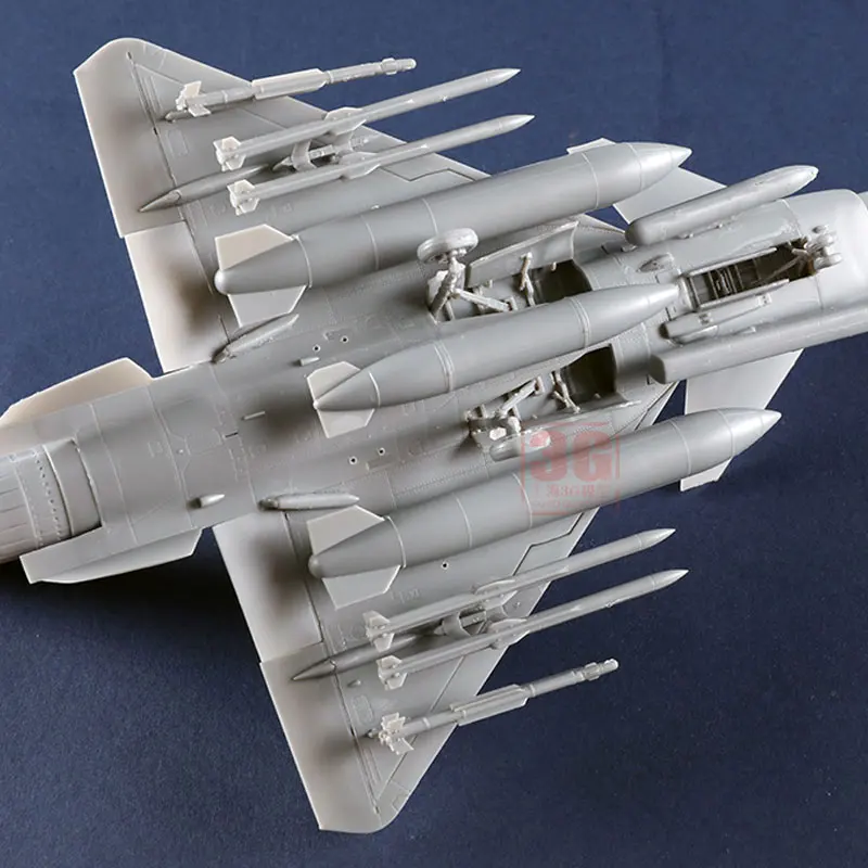 Trumpeter Aircraft 01699 PAF J-10CE Multi-Role Fighter & IAF Rafale 2-in-1-Montagemodellbausatz im Maßstab 1:72