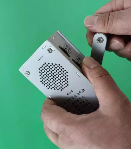 Hand generator Multifunction radio flashlight USB charging