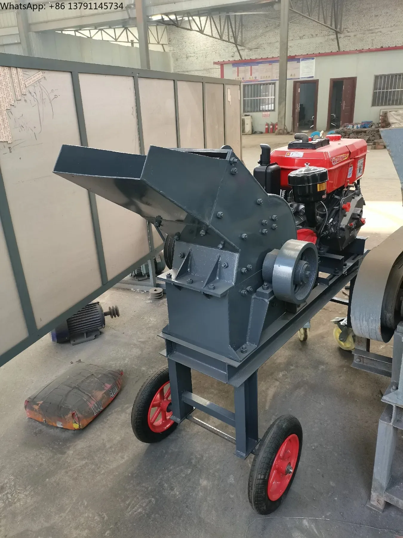 Portable Mobile Diesel Engine Core Hammer Mill Efficient Crusher Machine for Construction Manufacturing Plants