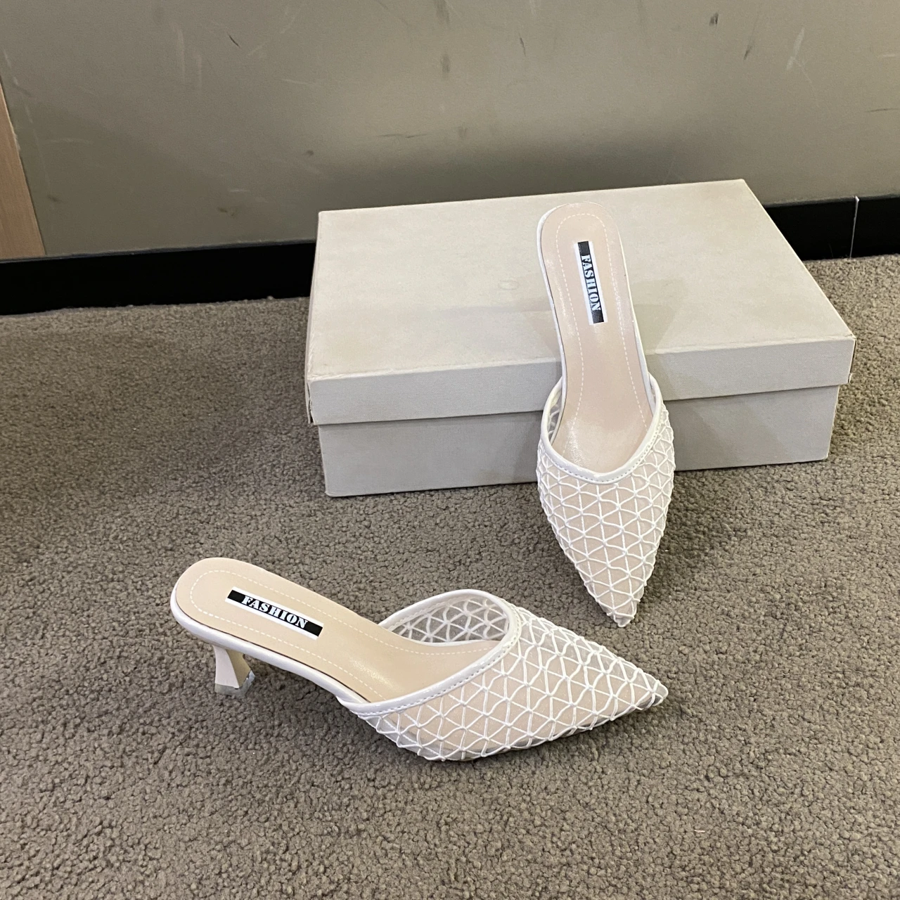 Zapatillas de tacón alto de malla con temperamento para mujer, zapatillas de tacón fino con punta estrecha para fiesta, zapatos sin cordones de diseño de marca para mujer