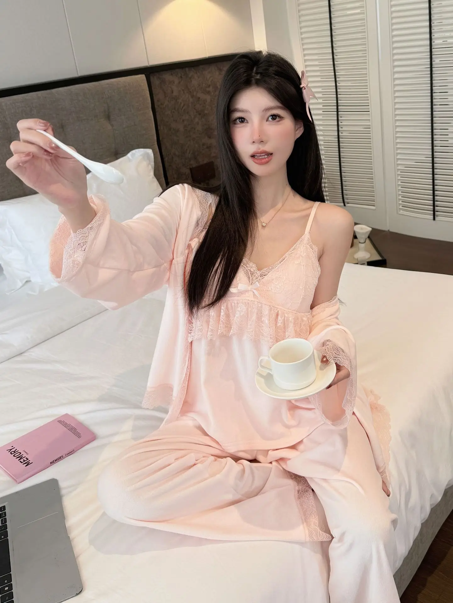 Autumn winter island velvet pajamas double-sided velvet sexy suspenders chest pads, long sleeved pants set, girls' home clothes