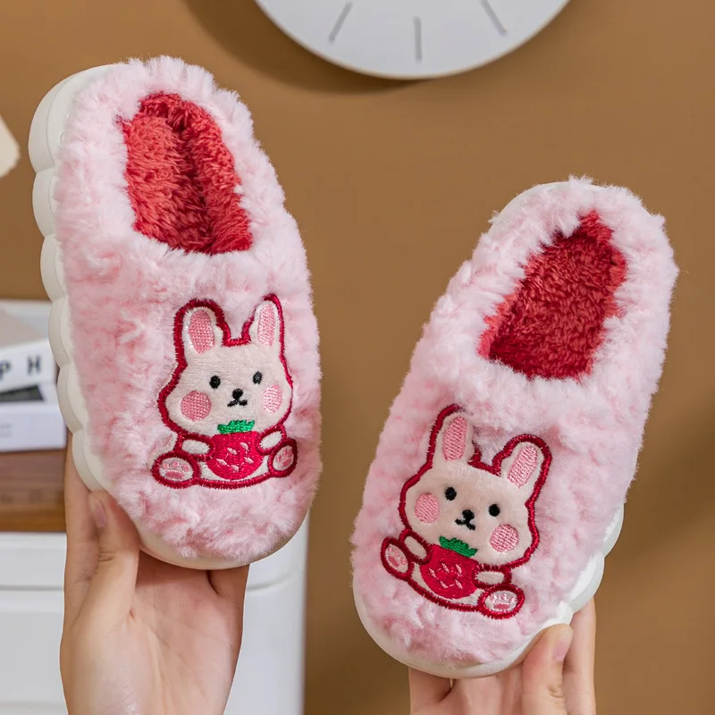 Pantuflas pantofole per bambini inverno nuovo cartone animato confortevole scarpa da ragazza antiscivolo calda scarpa in cotone per la casa carino