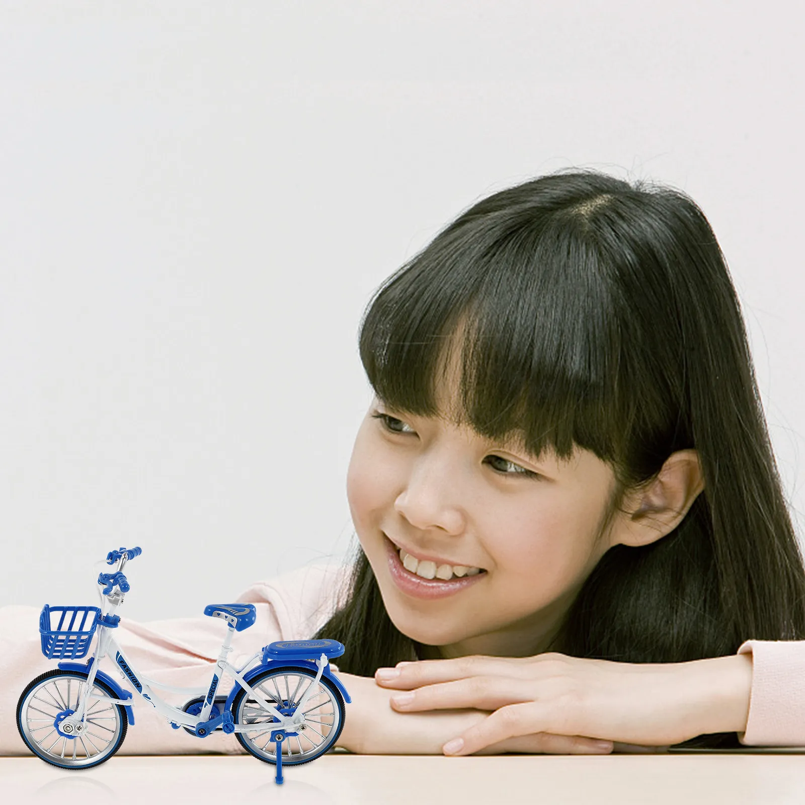 

1 шт. миниатюрная скульптура велосипеда из сплава и пластика, настольная статуэтка велосипеда, художественное изделие, украшение для гостиной, спальни, офиса, декор для стола