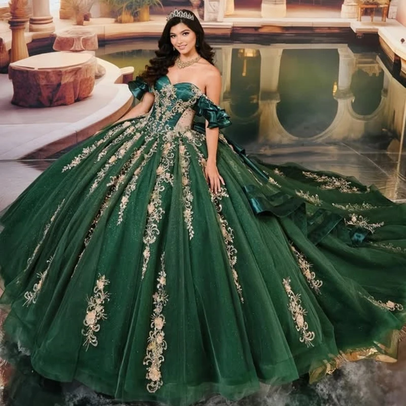 

Customized Emerald Green Quinceanera Dresses Ball Gown Off The Shoulder Gold Applique Beading Crystal Bow Tull Corset Party dres