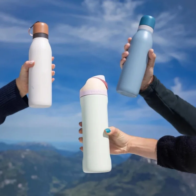 18oz/24ozStainless Steel Insulated Water Bottle Large Capacity Sports BottleinsFashionable Outdoor Portable Handheld Cup