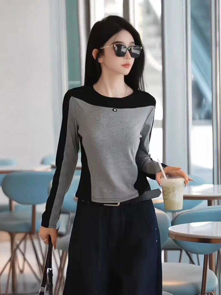 تي شيرت نسائي عصري بأكمام طويلة بألوان متباينة لربيع وخريف 2026، تصميم أمريكي رياضي راقي جديد، قميص كوري أنيق ضيق