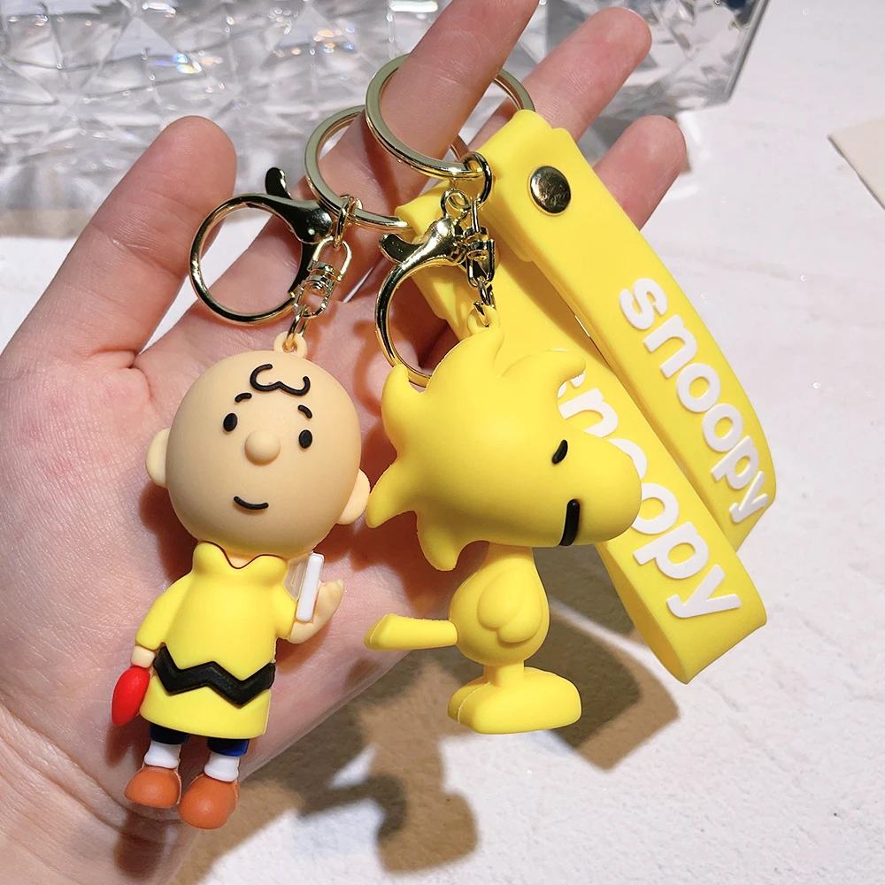 Snoopy Charlie Cartoon Keychain Bag Pendant Cute Epoxy Car Key Chain Decoration Key Ring Couple Pendant Birthday Gift