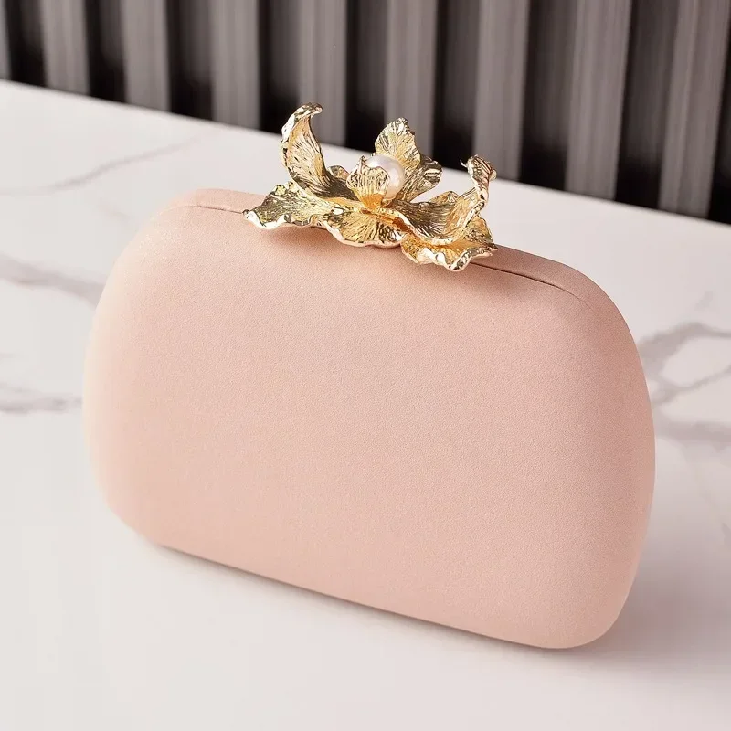 Blush Pink Floral Clasp Evening Bag Bridal Sweet Hard Case Clutch Purse with Chain for Wedding Cocktail Party Cute Prom Handbags