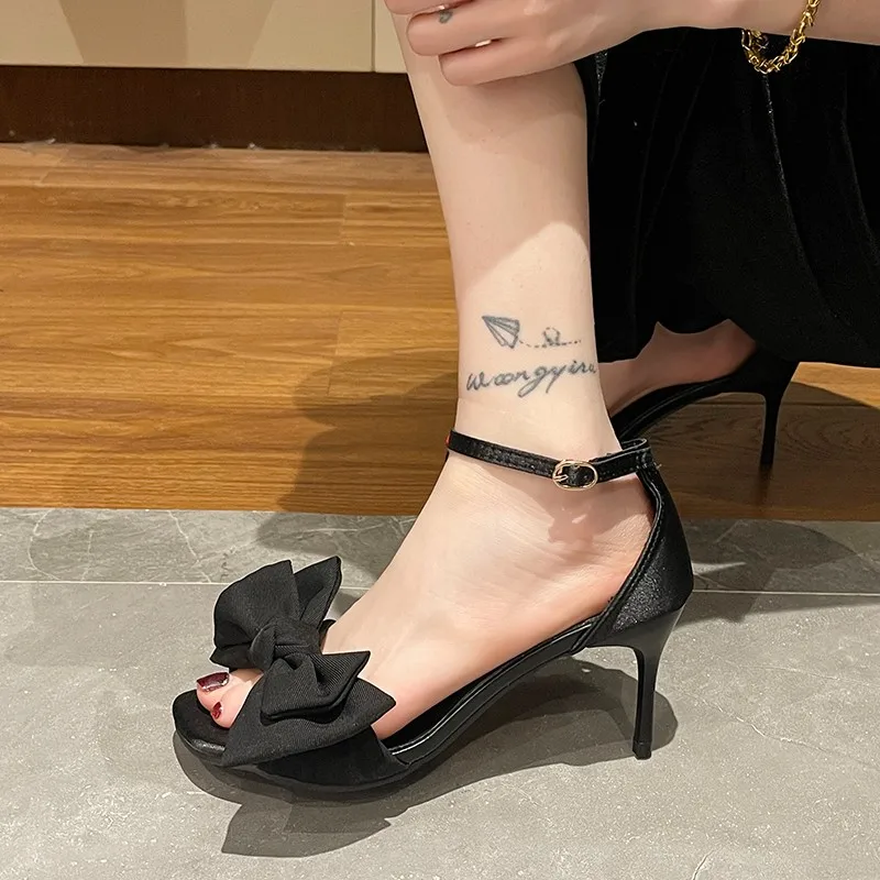 Hot Square Toe Wedding Pumps Butterfly-knot Peep Toe Women\'s Shoes Luxury Brands Designer Sandals Thin Heels Comfortable Sandals