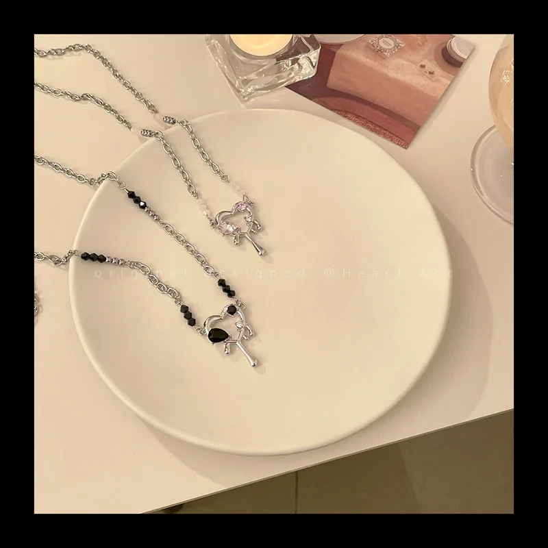 الحب كريستال عقد من حجر الياقوت المرأة الصيف ضوء الفاخرة المتخصصة تصميم الراقية اكسسوارات التيتانيوم الصلب غير يتلاشى الترقوة