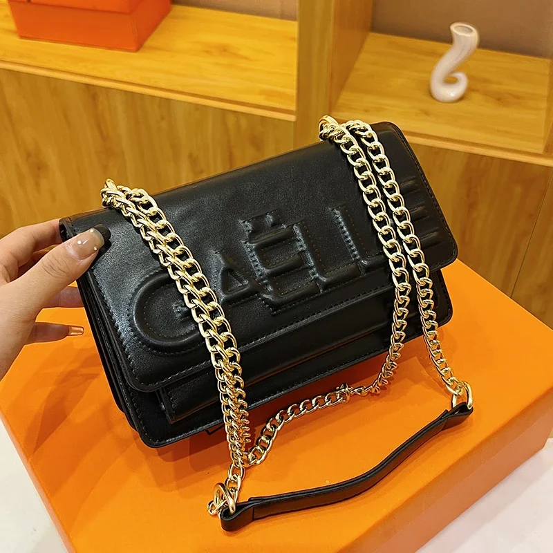 

Trendy Solid Color Leather Tote Bag for Women, Luxury Vintage Crossbody Purse with Minimalist Designer Letter Logo Detail