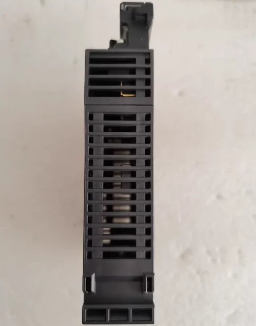 

Инвертор R60DAV8 R60DAI8 R60DA16-G, новый, гарантия один год