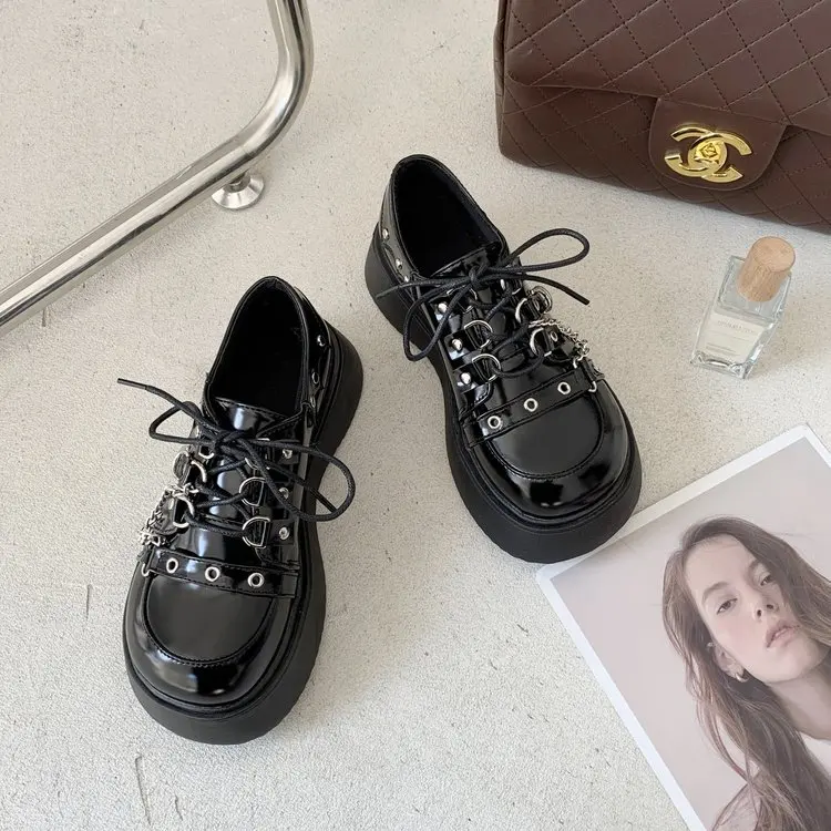 Sepatu Oxford Platform Chunky Rantai Paku Keling Retro Baru 2022 untuk Wanita Sepatu Gotik Lolita Wanita Sekolah Kulit Paten