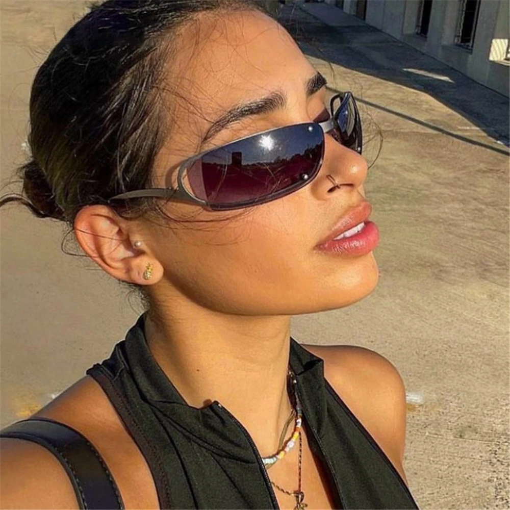 

2022 Y2K Wrap Around Sunglasses Women Luxury Brand Designer Punk Sun Glasses Men UV400 Eyeglasses Rivet Fashion Eyewear