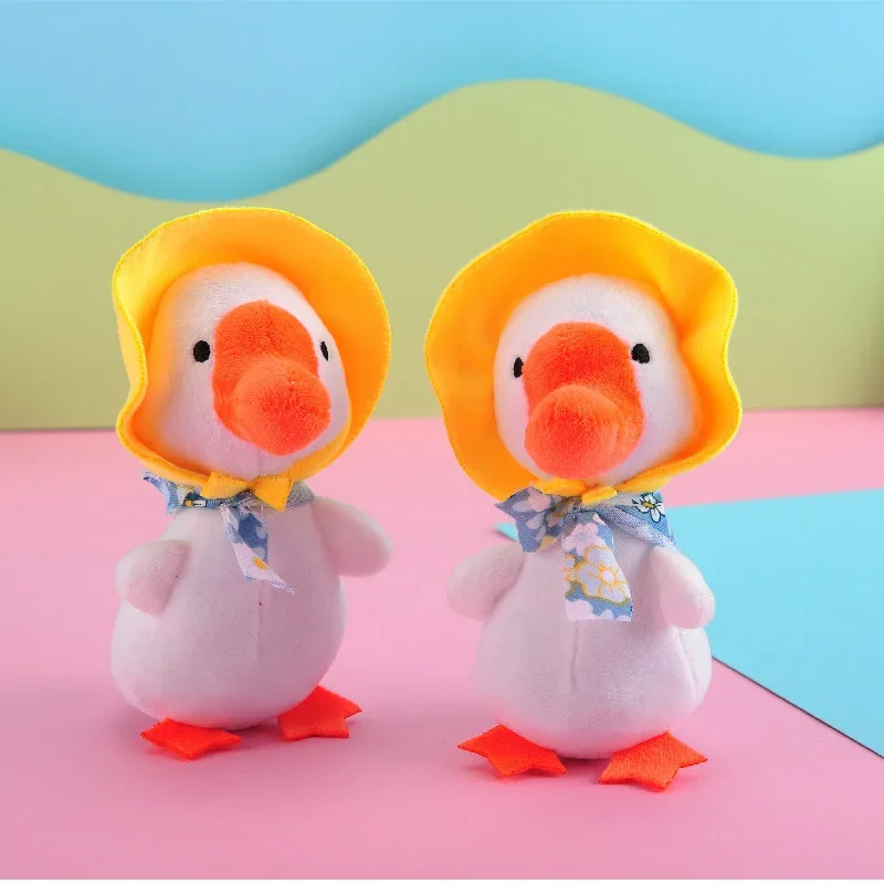 

15CM Kawaii Cute Pastoral White Goose Cartoon Keychain Plush Small Doll Bag Pendant Original Lovely Garden Goose