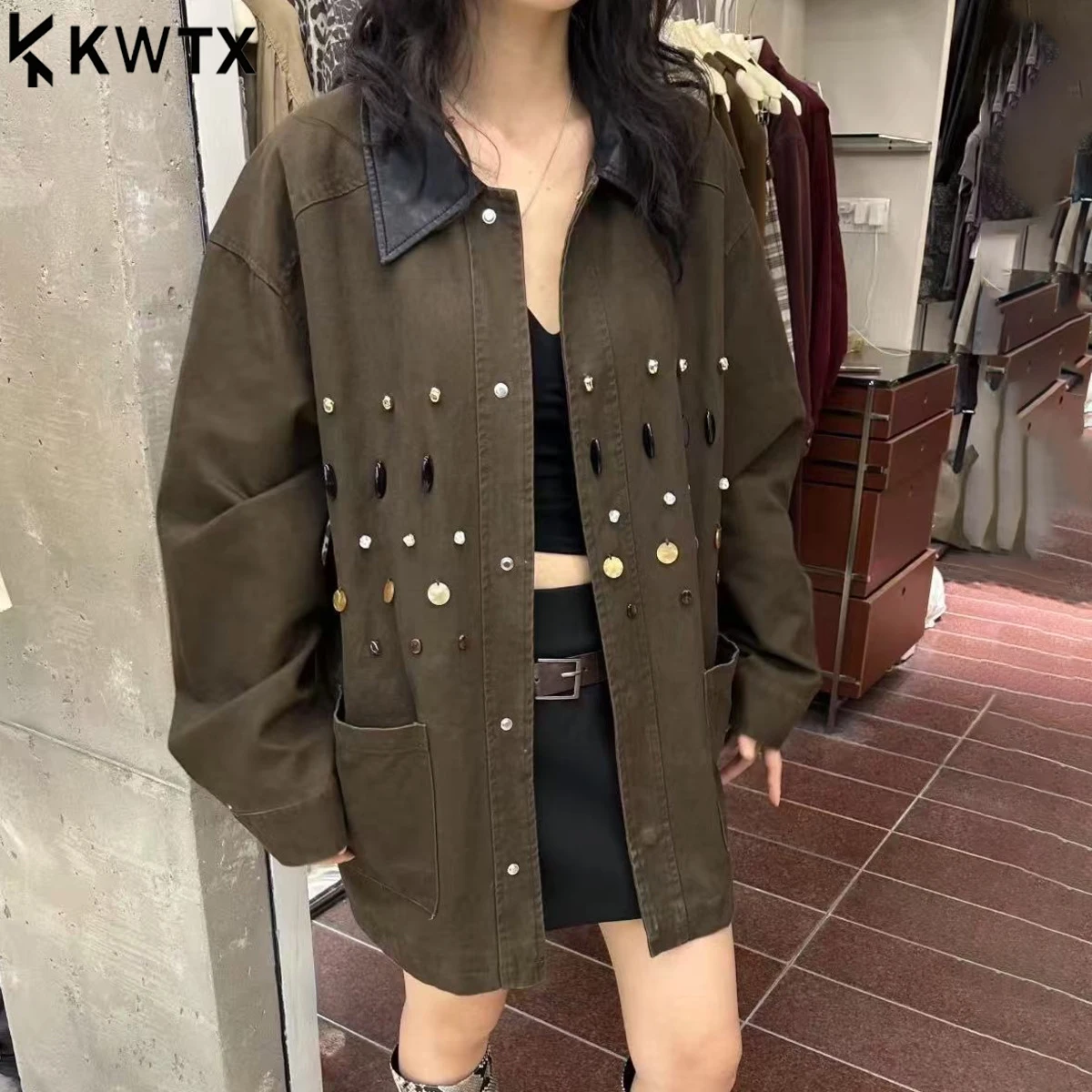 

KWTX 2025 г., женская однотонная джинсовая рабочая одежда, куртка с лацканами и карманами на пуговицах, винтажная элегантная осенне-зимняя роскошная удобная одежда