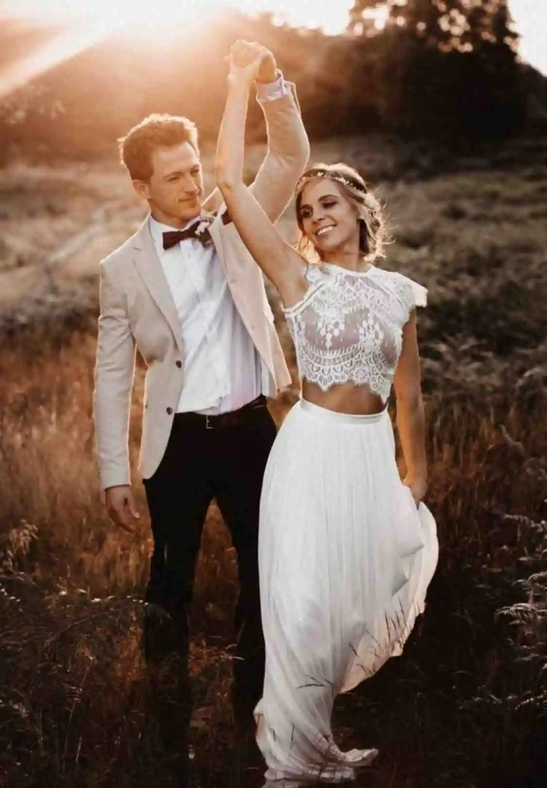 

Chic Cutout Bridal Cover Up Sleeveless High-Neck Cropped Bridal Jacket Button Back Formal Wedding Bridal Accessory Customized