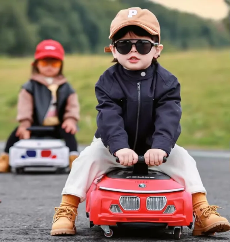 กระเป๋าเดินทางเด็กนักเรียนประถม 18 นิ้ว ขนาดเล็ก น้ำหนักเบา พร้อมล้อลากลายการ์ตูนน่ารักสำหรับเด็ก