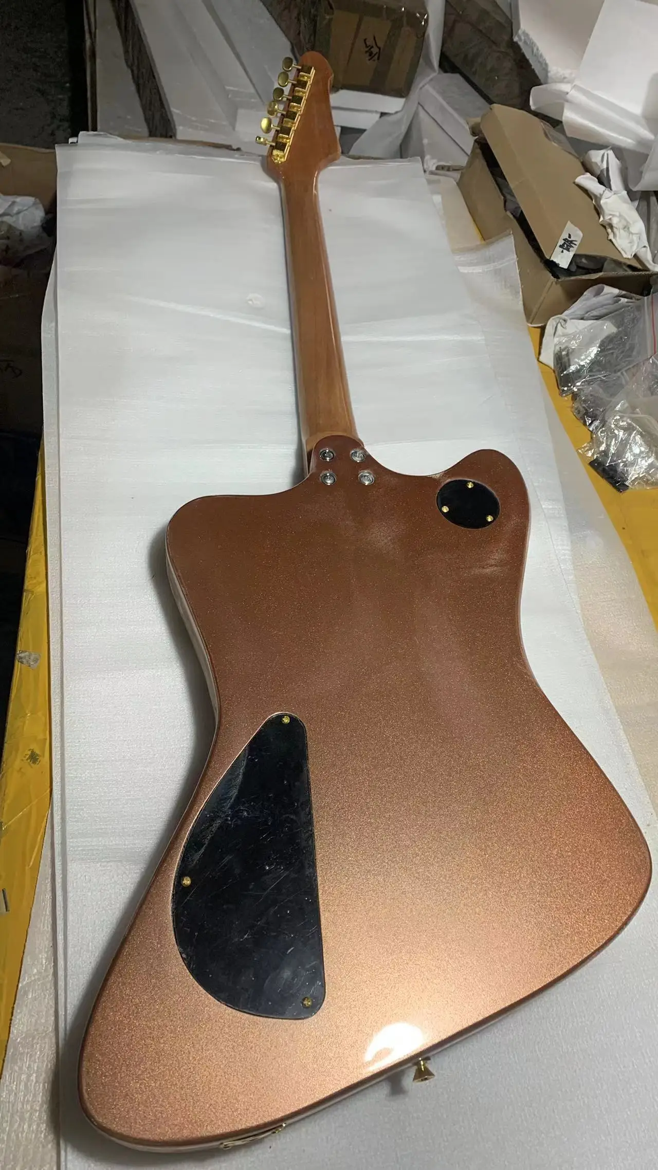 Chinese factory makes high-end custom 6-string electric guitars, semi-hollowed out body, rose gold, support custom, free shippin