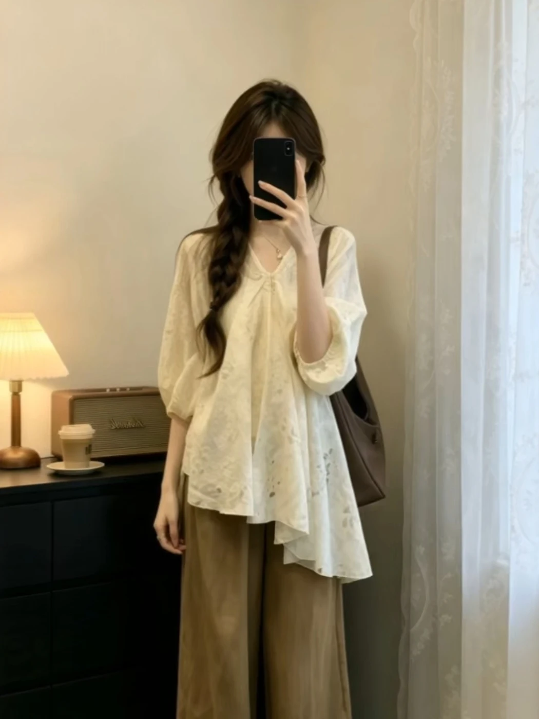 

Unique Hollow out V-Neck Short Sleeve Shirt Women's Fashionable Korean Style Commute Wind Regular Fit Straight Tube Top