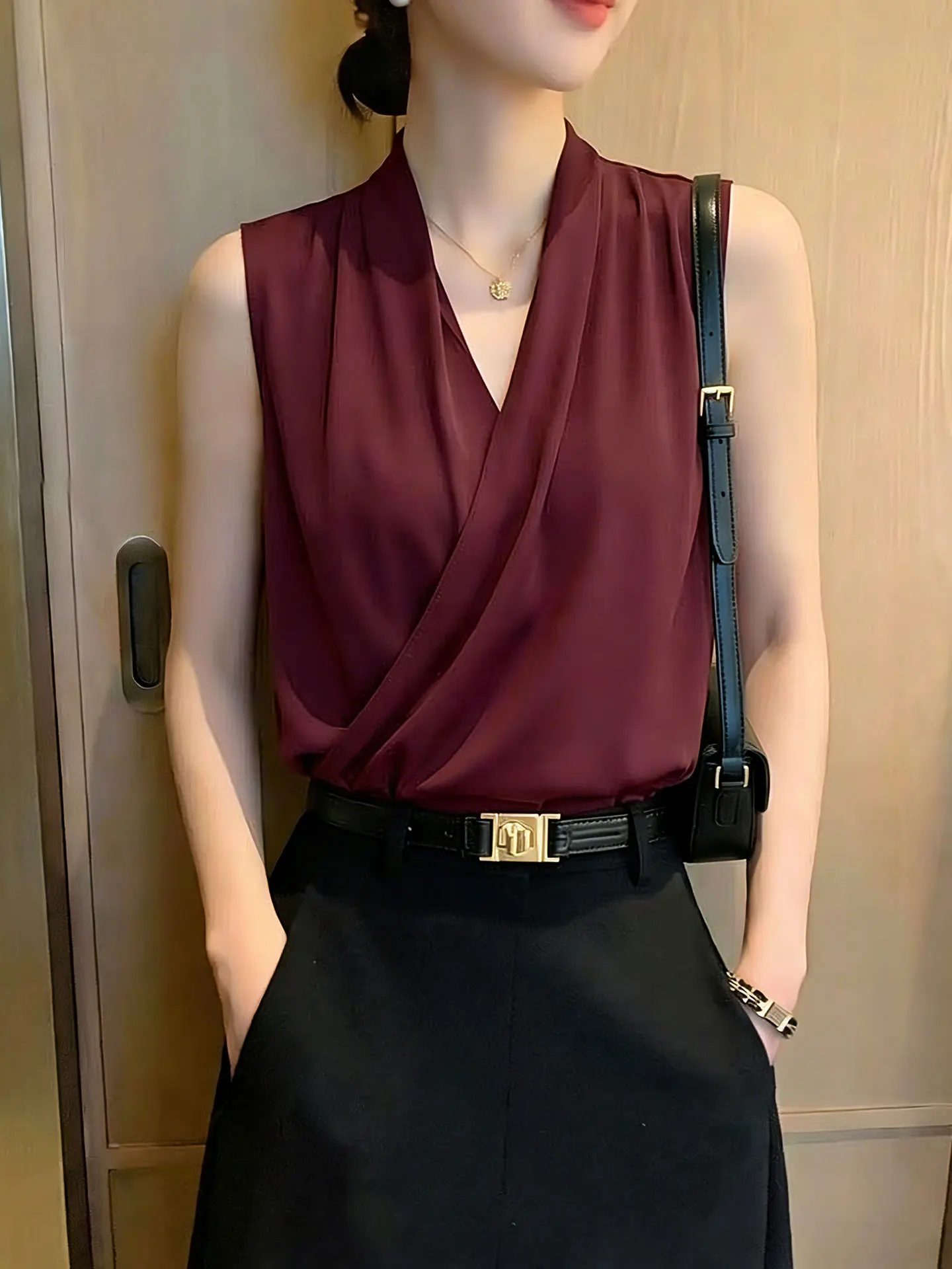 

Ele V-Ne Svel Tank irt Women's Faion Spring Summer High-End Sensation Korean Sle Straight Cut Silk Top