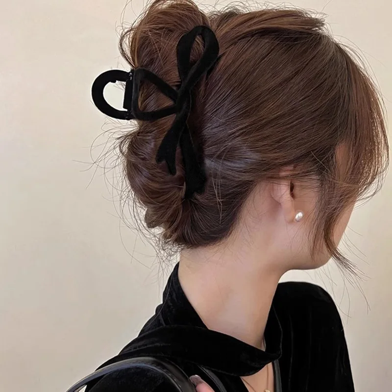 

Black Flocking Bow Hair Clips Autumn Winter Velvet Women Hair Claw Clip French Elegant Hairpin Hair Accessories Female Headwear