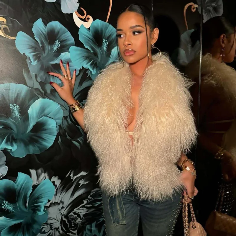 2025 Primavera/Novedad de verano Chaleco de piel de imitación de oveja de playa Sexy grande espalda abierta cuello colgante Top de piel mongol abrigo de piel sintética