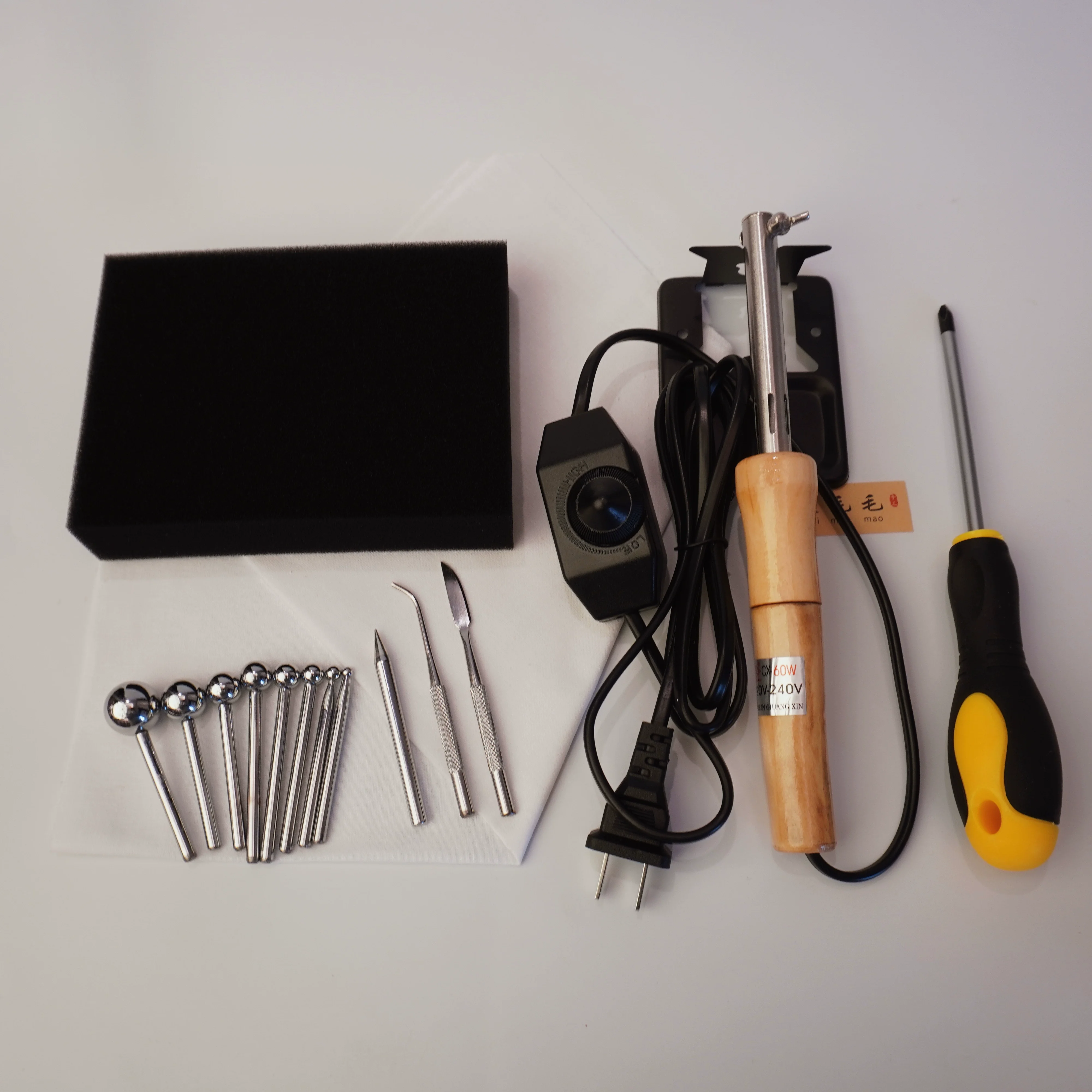 

Flower Embossing Tool Set with Iron and Velvet Flower Stencil