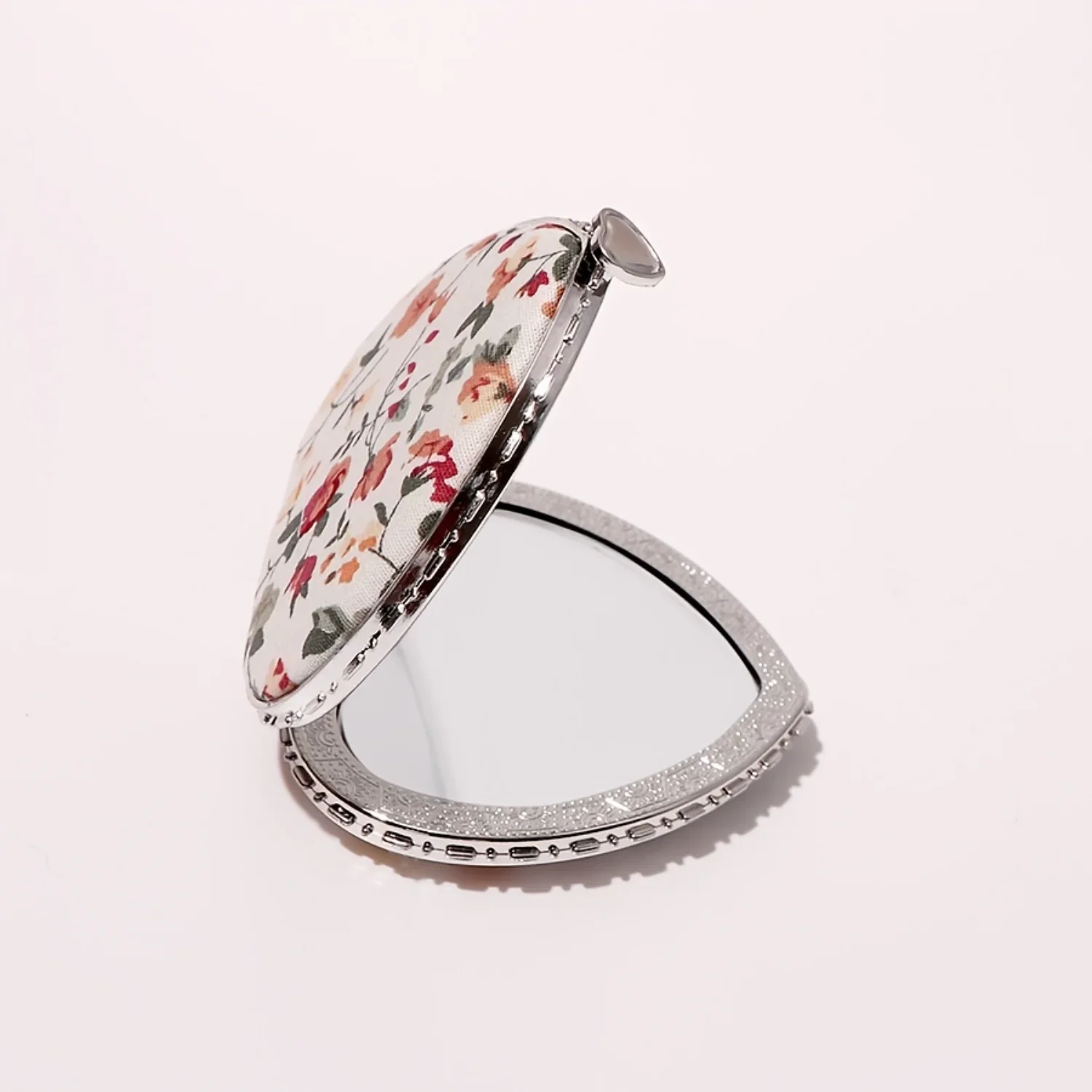 ミニファブリックメイクアップミラー,折りたたみ式,両面,コンパクト,旅行やアウトドア用,女性へのギフト,ハートデザイン