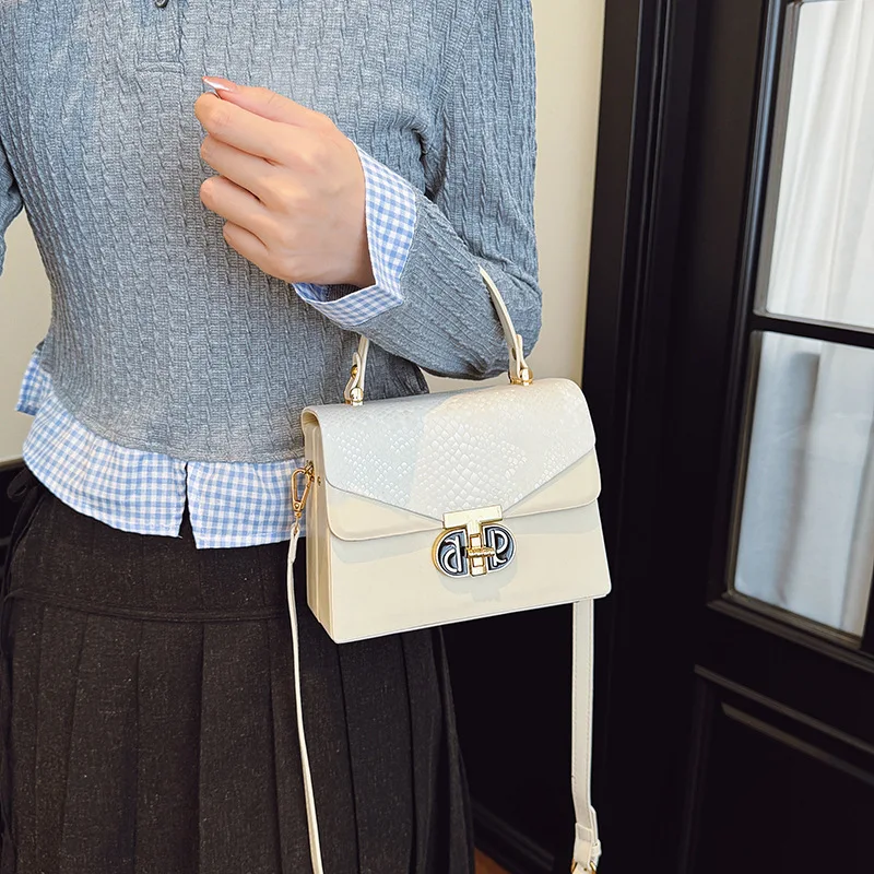 

2025 Новая женская роскошная сумка-коробка в стиле ретро в стиле пэчворк — маленькая квадратная сумка высокого класса с цветными блоками, портативная сумка через плечо и через плечо