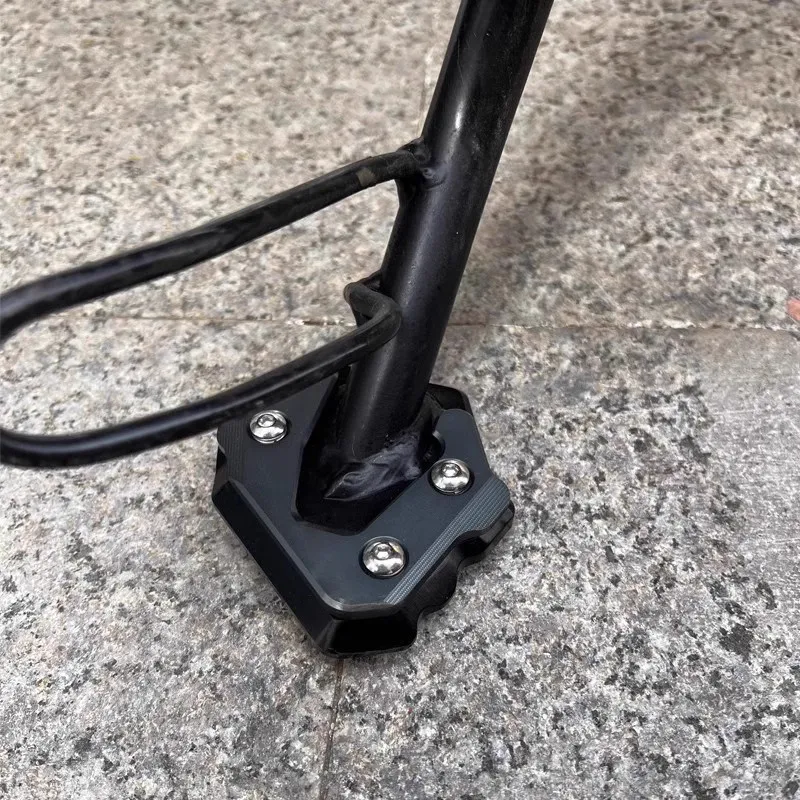 Motorcycle Kickstand Decoration For BENELLI BN302S TRK251 TNT300 Tornado302R Parking Rack Base Plus Pad CNC Retrofit Accessories