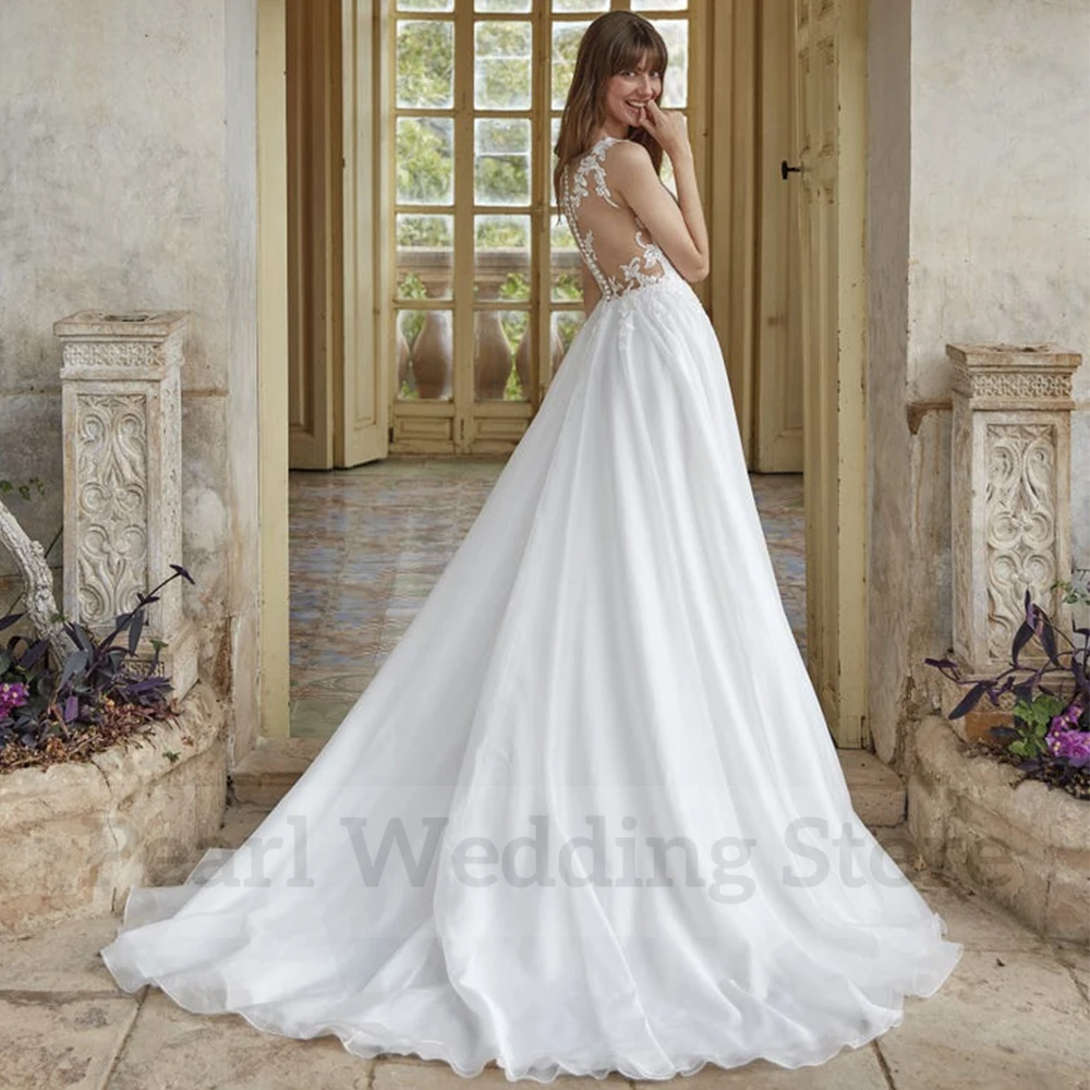 Modern Sleeveless Wedding Dress Scoop Neck with Applique Illusion Tulle Back Classic A-Line Floor Length Buttons Bridal Gowns