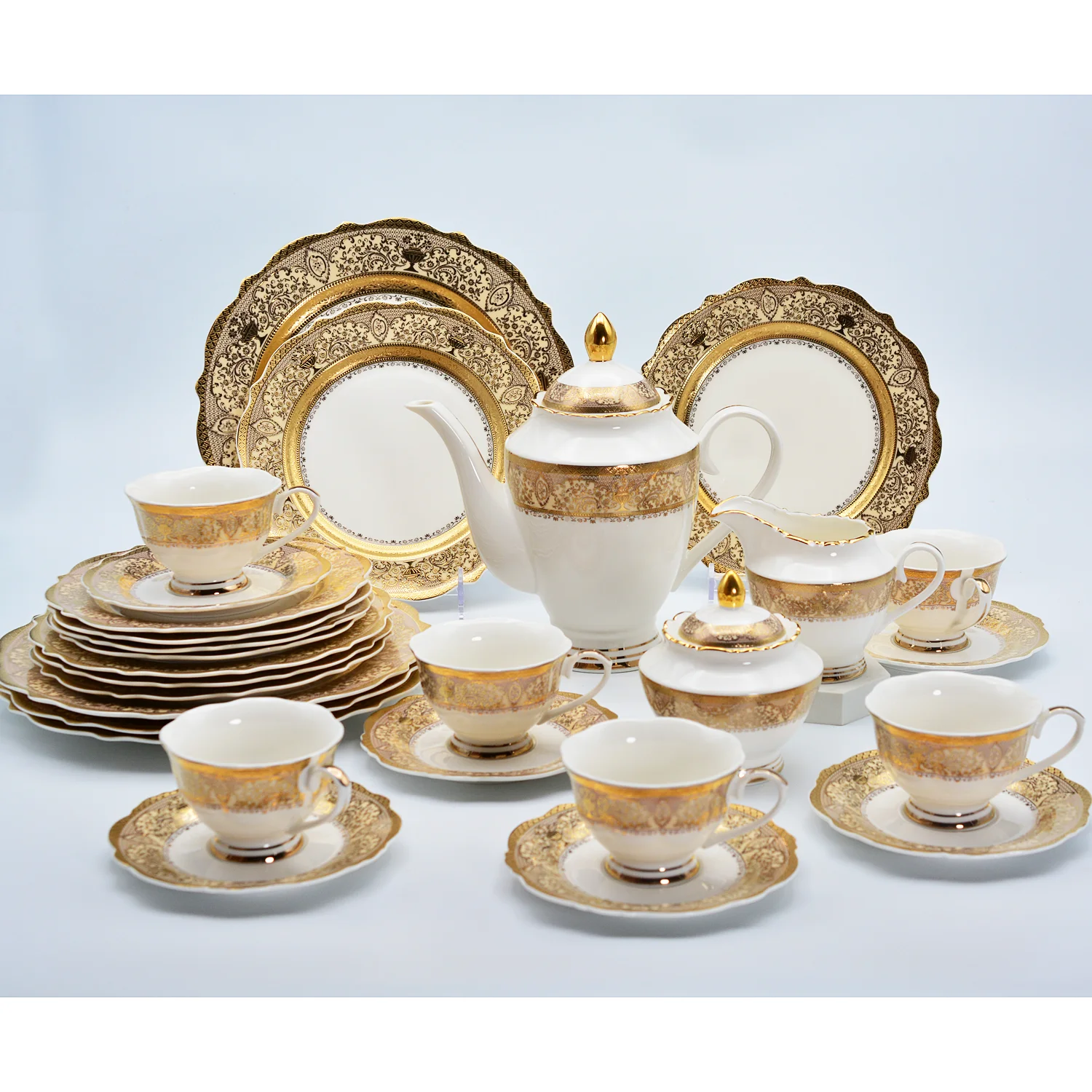 Stilvolles Bone China-Geschirr mit Relief-Golddekoration