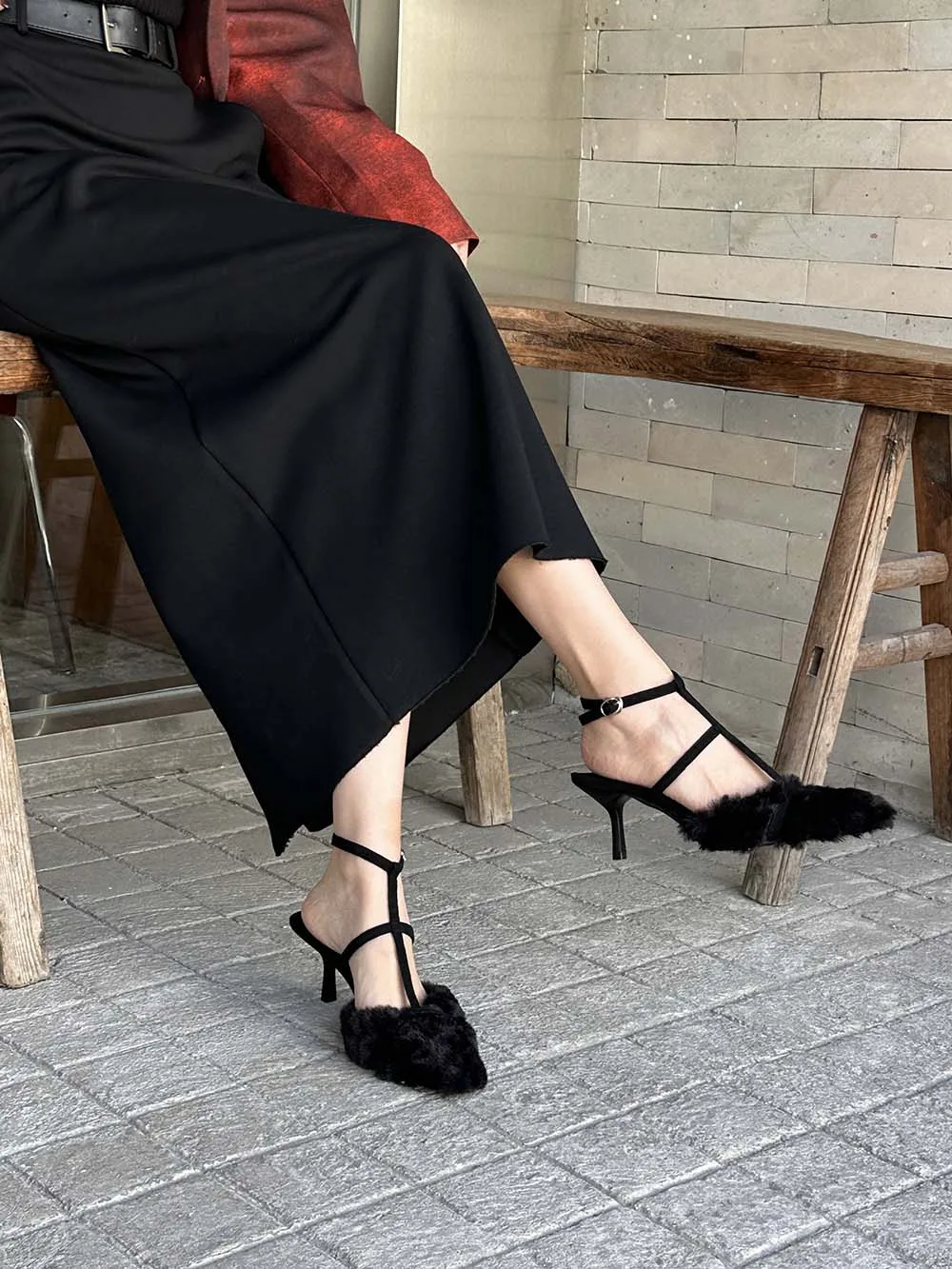 Pointed Toe Women Sandals 2023 New Arrivals Fur Design Thin High Heels Summer Dress Shoes Ankle Strap Black Beige White Red