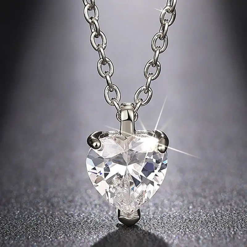Huitan Sweet Heart Damen-Anhänger-Halskette für Hochzeit, Verlobung, Jahrestag, romantische Accessoires, Schmuck, Geschenk, eingelegte glänzende CZ