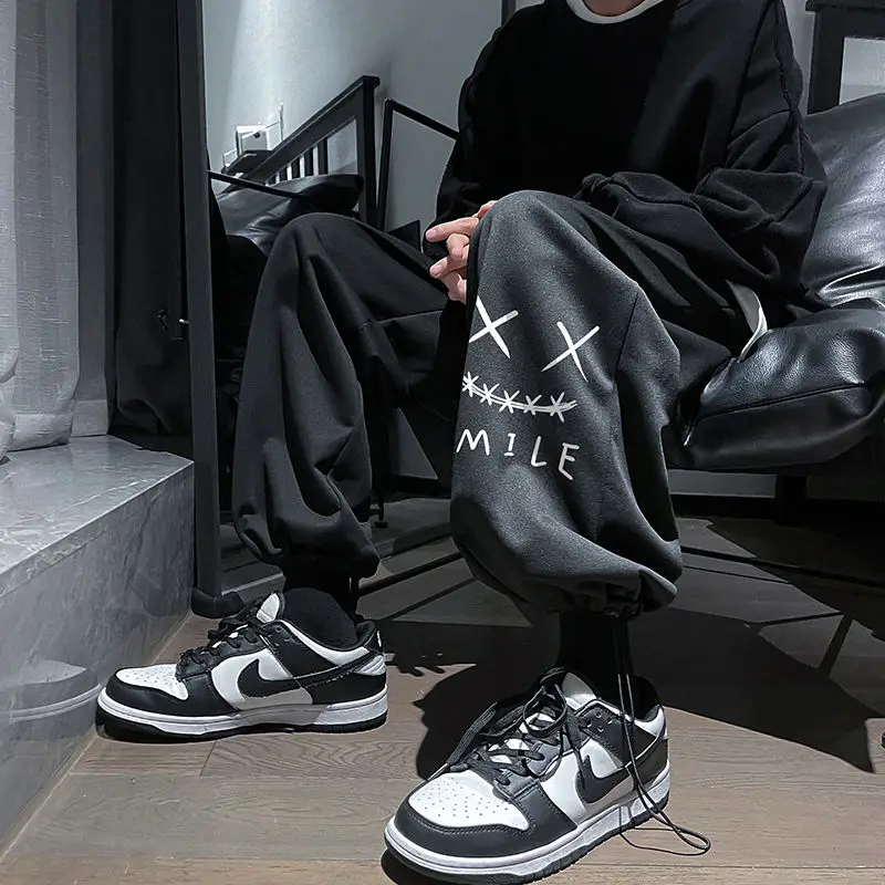 

Мужские спортивные повседневные брюки больших размеров, весенне-осенние, прямого кроя, модные, с эластичным поясом на шнурке, свободного кроя, стильные брюки