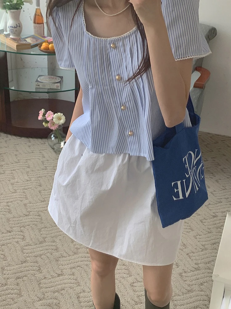 Gola Feminina com Detalhes em Renda Listrada Azul Única, Estilo Coreano, Cor Suave, Corte Reto para o Dia a Dia