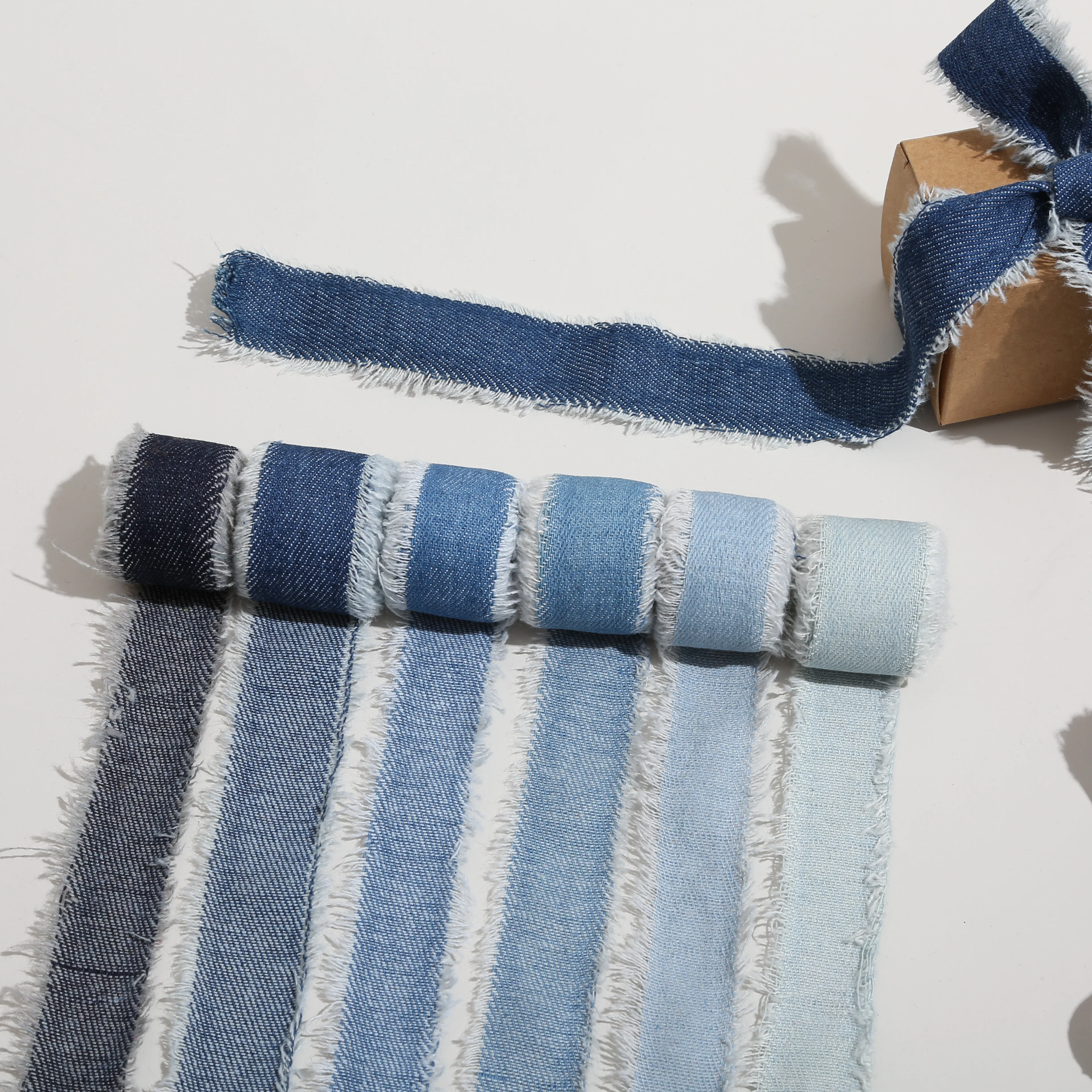 2 Yards/Rolle handgefertigtes Denim-Satinband mit ausgefransten Kanten, 25 mm/38 mm, für Hochzeitseinladungen, Blumensträuße, Geburtstagsfeiern, DIY-Nähdekoration – Detail 5